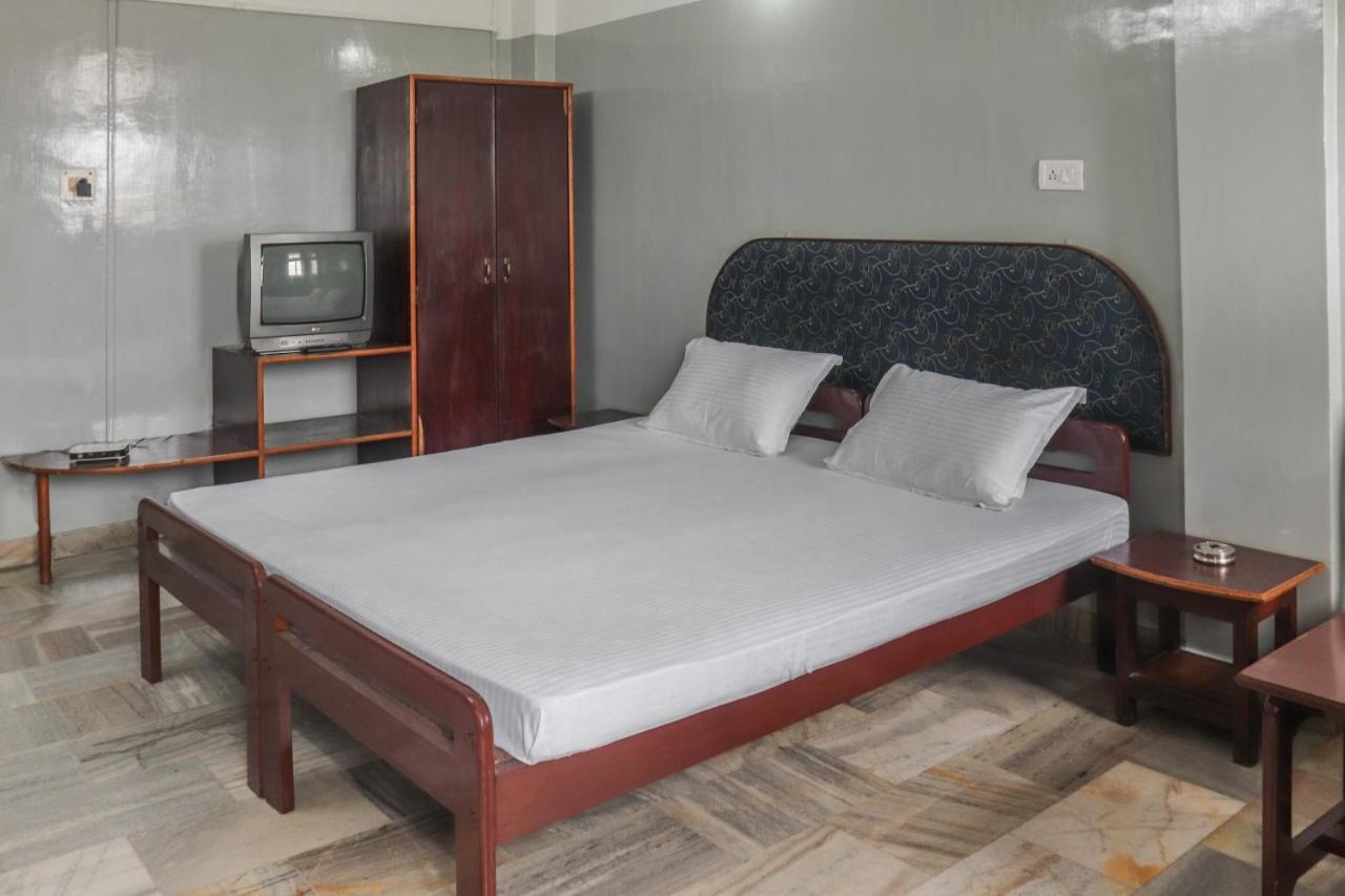 Spot On 49477 Hotel Galaxy Dimāpur エクステリア 写真