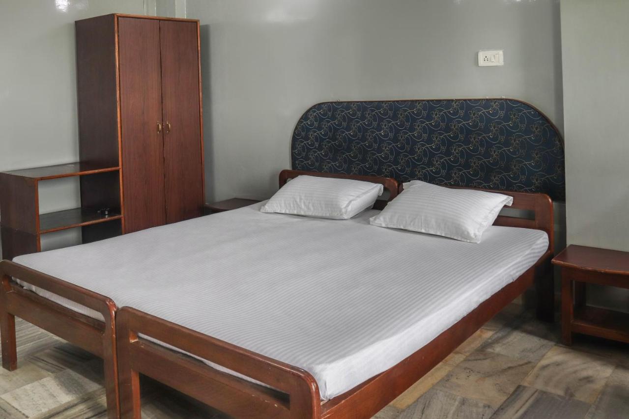 Spot On 49477 Hotel Galaxy Dimāpur エクステリア 写真
